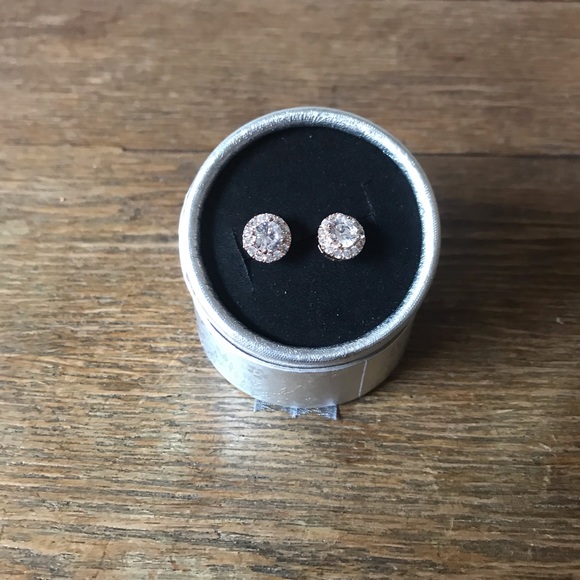 CRYSTAL STUD EARRINGS. ROSE GOLD PLATED. - Picture 4 of 5